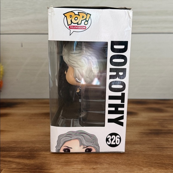 Funko Pop! The Golden Girls Dorothy #326 - Picture 4 of 8